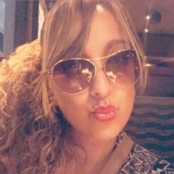 LIKE❤️MY FLYER SO YOU CAN BE NOTIFIED WHEN I GO LIVE💃 - Picture 11 of 13